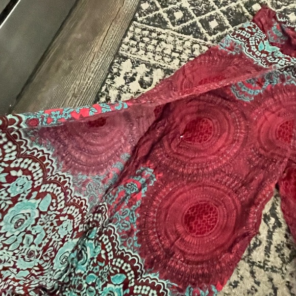 Super comfy boho pants with a flare! Elastic waist and beautiful colors! - Picture 4 of 6